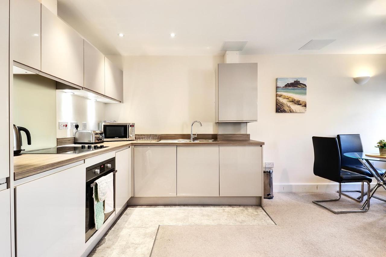 צ'למספורד Sapphire Serviced Apartment מראה חיצוני תמונה