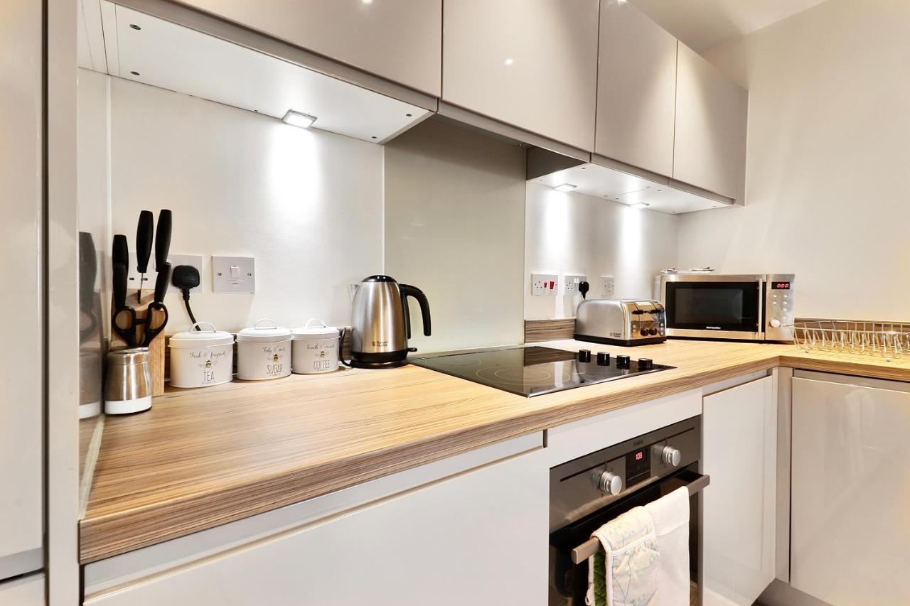 צ'למספורד Sapphire Serviced Apartment מראה חיצוני תמונה