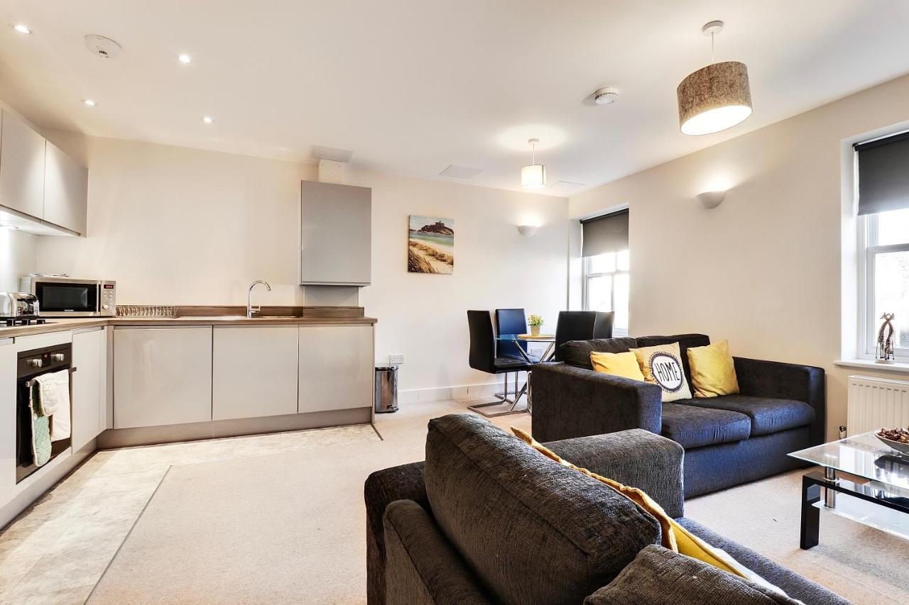 צ'למספורד Sapphire Serviced Apartment מראה חיצוני תמונה