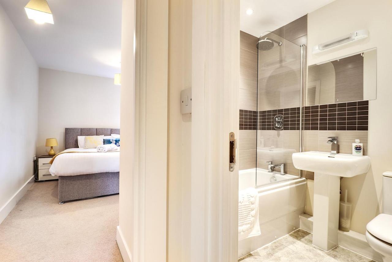 צ'למספורד Sapphire Serviced Apartment מראה חיצוני תמונה