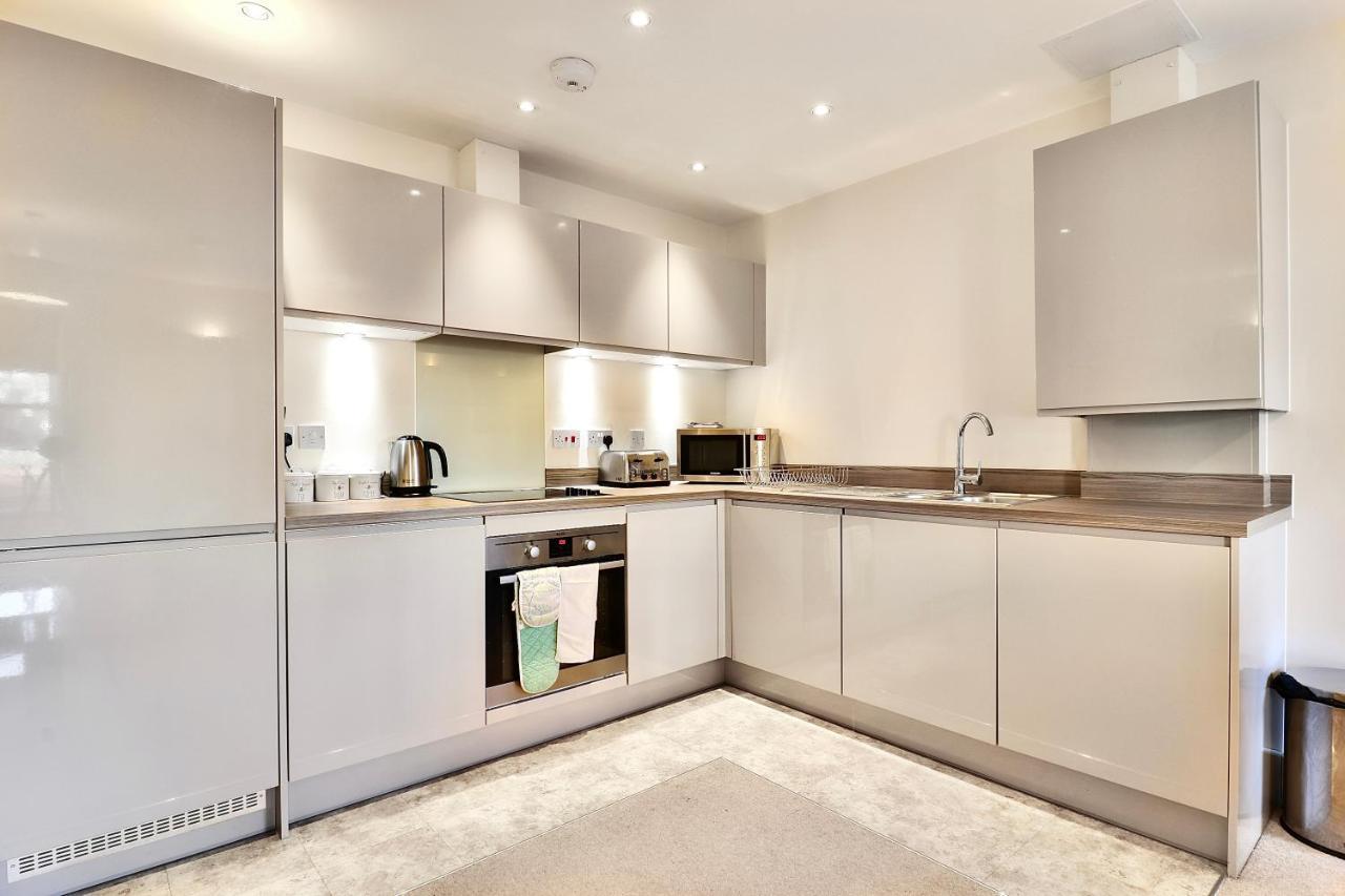 צ'למספורד Sapphire Serviced Apartment מראה חיצוני תמונה