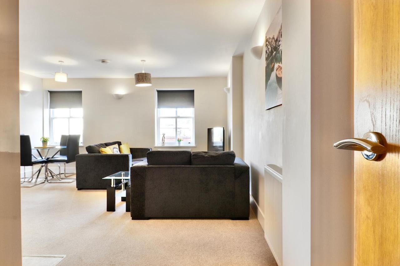 צ'למספורד Sapphire Serviced Apartment מראה חיצוני תמונה